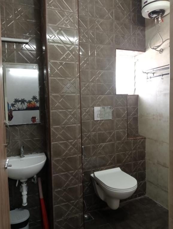 Ченнаи: Season 4 Residences - 1BHK furnished apartments (near Apollo Proton, Tidal park)