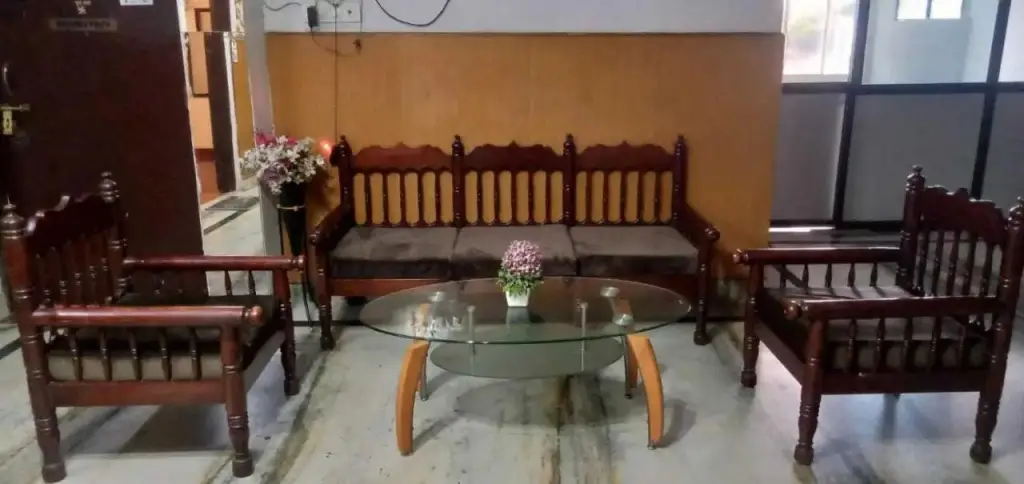 Лакхнау: OYO HOME 70100 The Wood Inn