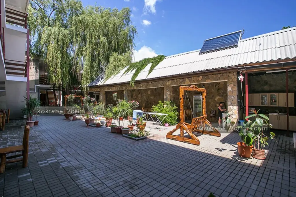 Коктебель: Guest House Iva