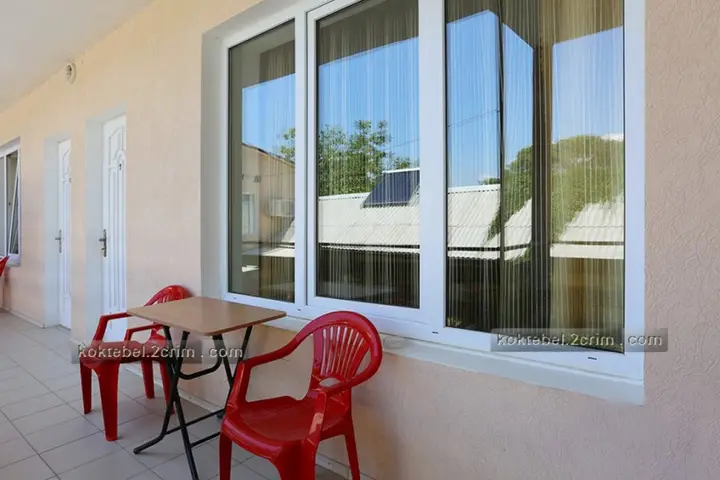 Коктебель: Guest House Iva