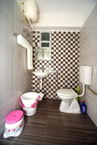 Сарнатх: Sri Balaji Homes
