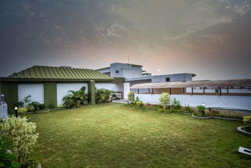 Сарнатх: Sri Balaji Homes