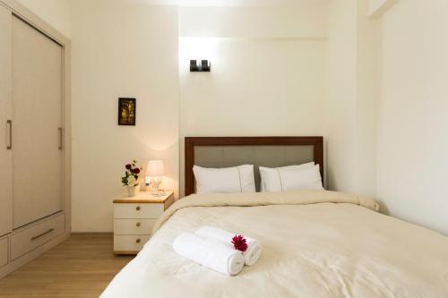 Нью-Дели: Hostie Elina-3BR Condo West/Central Delhi