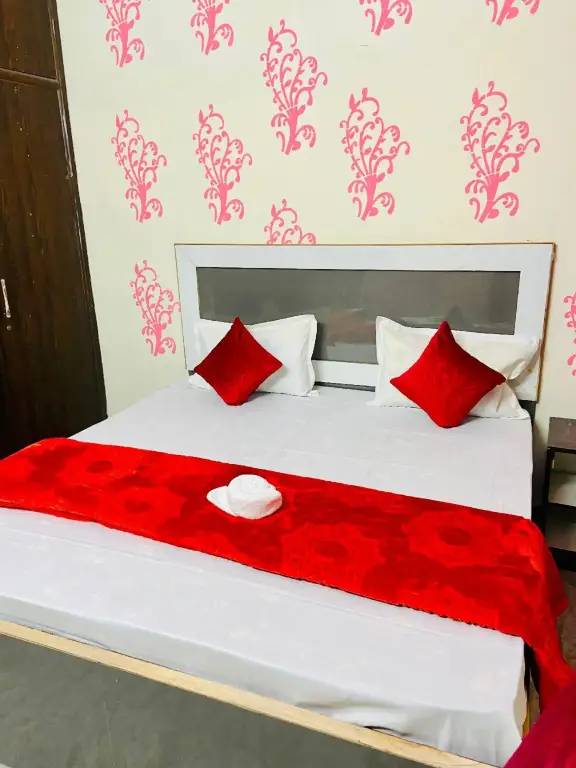 Нью-Дели: OYO Home 70156 Hotel Red Heart