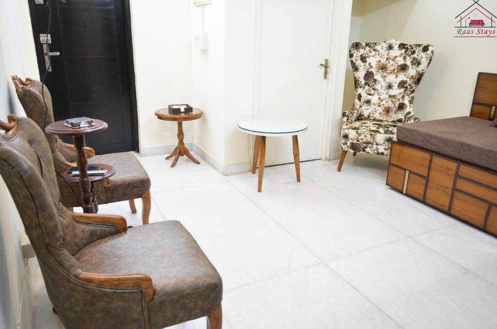Нью-Дели: Furnished 2BHK Independent Apartment 7 in Greater Kailash - 1 Delhi