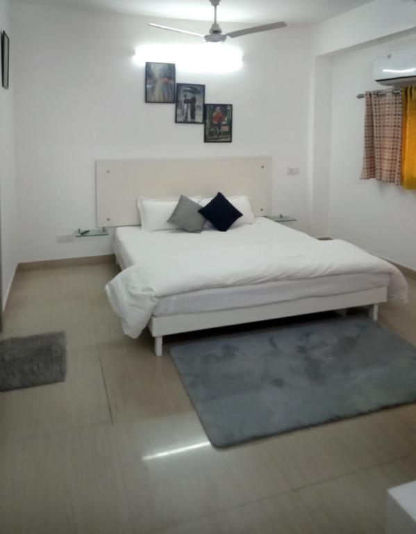 Большая Нойда: House 44 1BHK