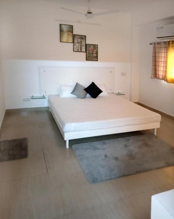 Большая Нойда: House 44 1BHK