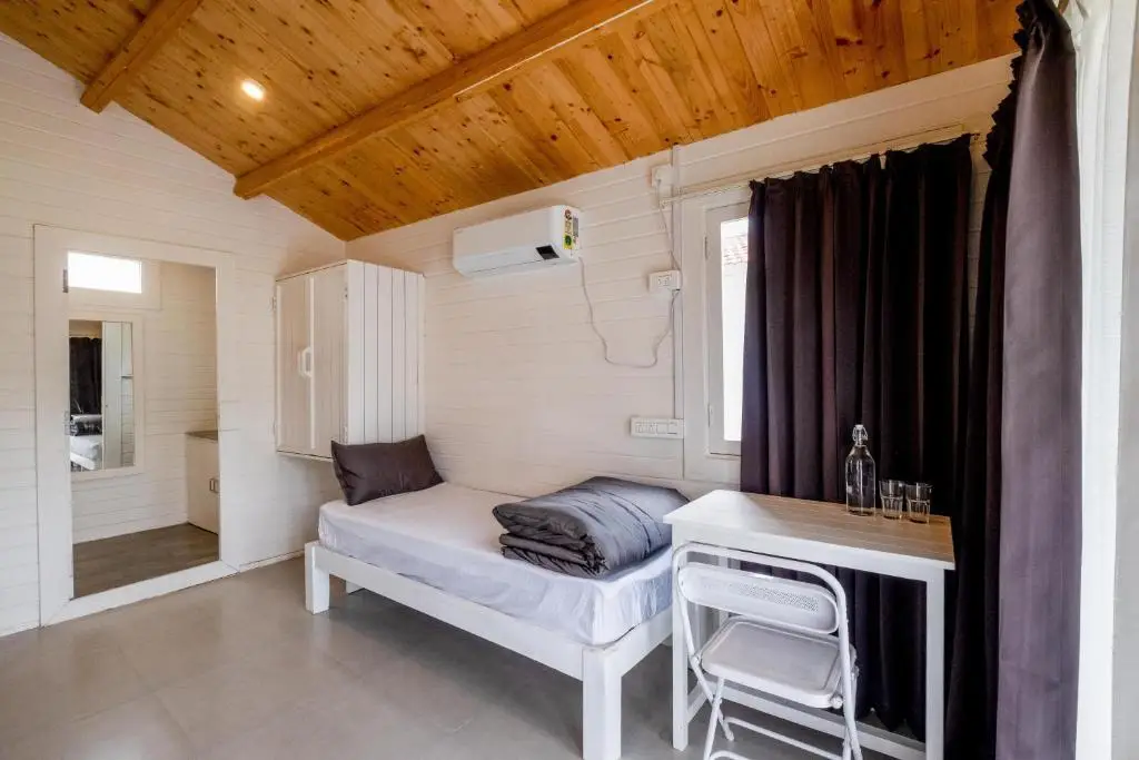 Полибетта: Out house, 1br, Stay, Dine and Fitness by Roamhome