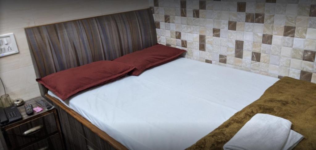 Ajanta Hotel 100 Mtrs Railway Station & 400 Mtrs Dargah — фото 1