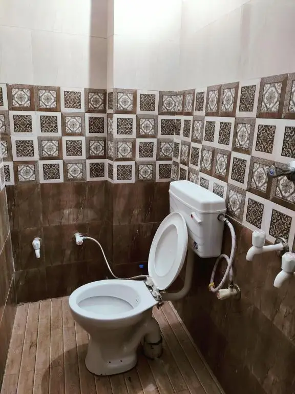 Лакхнау: Sainik guest house