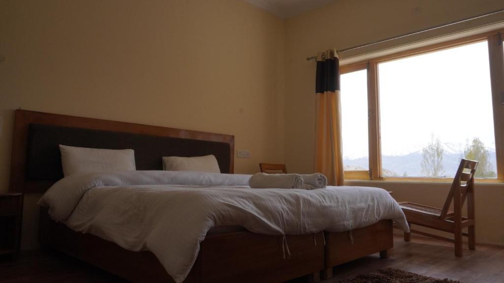 Лех: 16 Arahat Guest House
