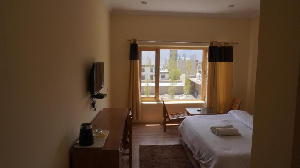 Лех: 16 Arahat Guest House