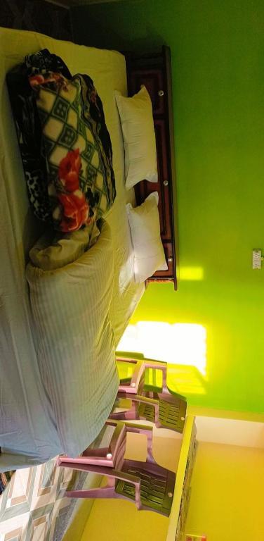 Сукха: The Kiwi Shadow Guest House
