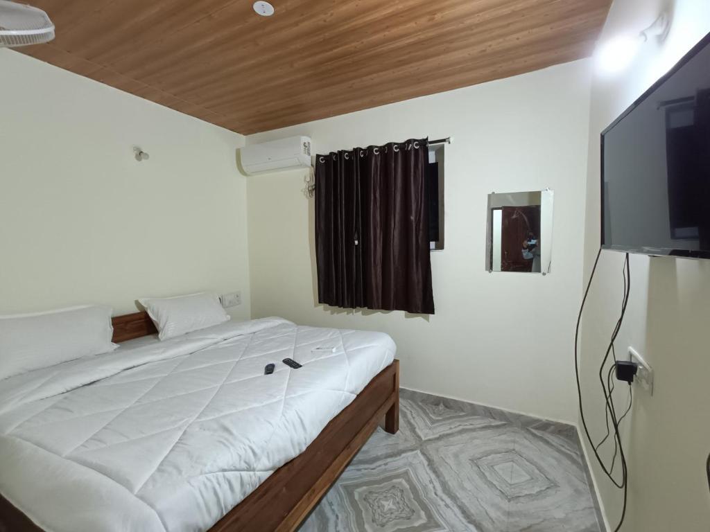 Бага: JG002 Joy Goa Guest House Baga