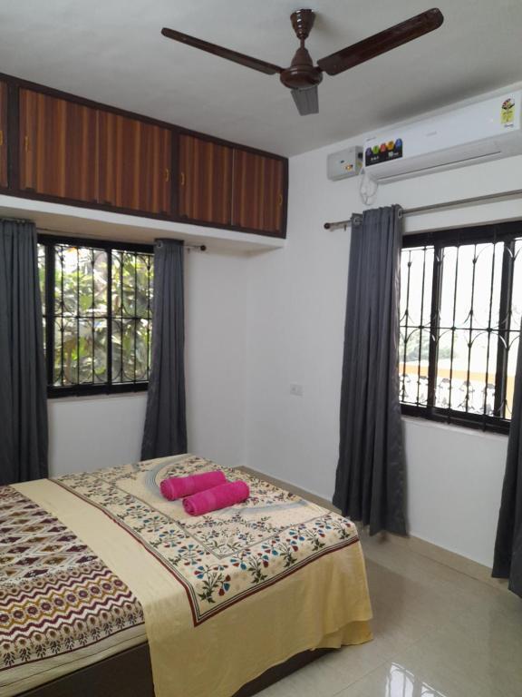 Верем: Gangaram guest house - 1bhk, 2bhk flat nearby Baga, Anjuna, chapora Beaches