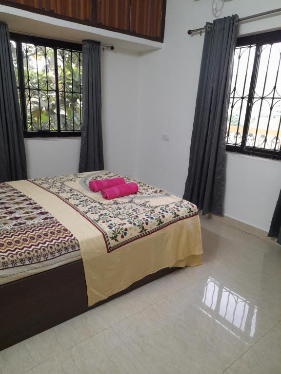 Верем: Gangaram guest house - 1bhk, 2bhk flat nearby Baga, Anjuna, chapora Beaches