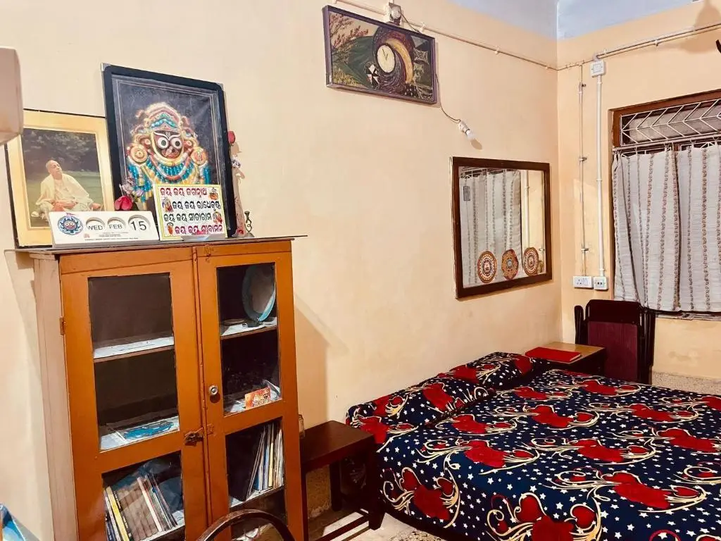 Пури: Divine view _ 1 Double Bed – SwarnaBhavan