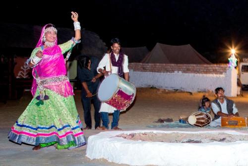 Джайсалмер: Rajwadi Desert Home Stay