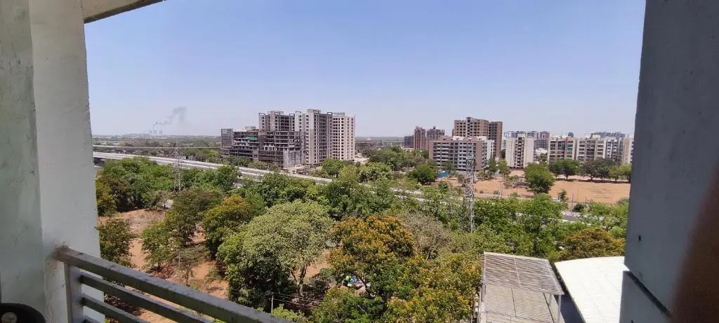 Гандхинагар: Lovely AC Condo with Terrace View
