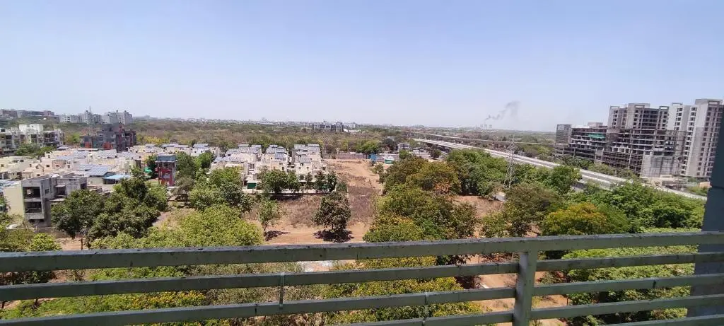 Гандхинагар: Lovely AC Condo with Terrace View