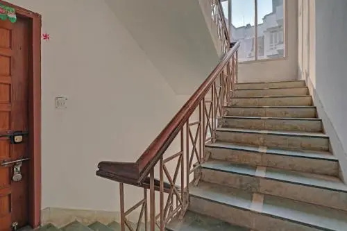 Гувахати: Oyo 79103 Lavana Homes
