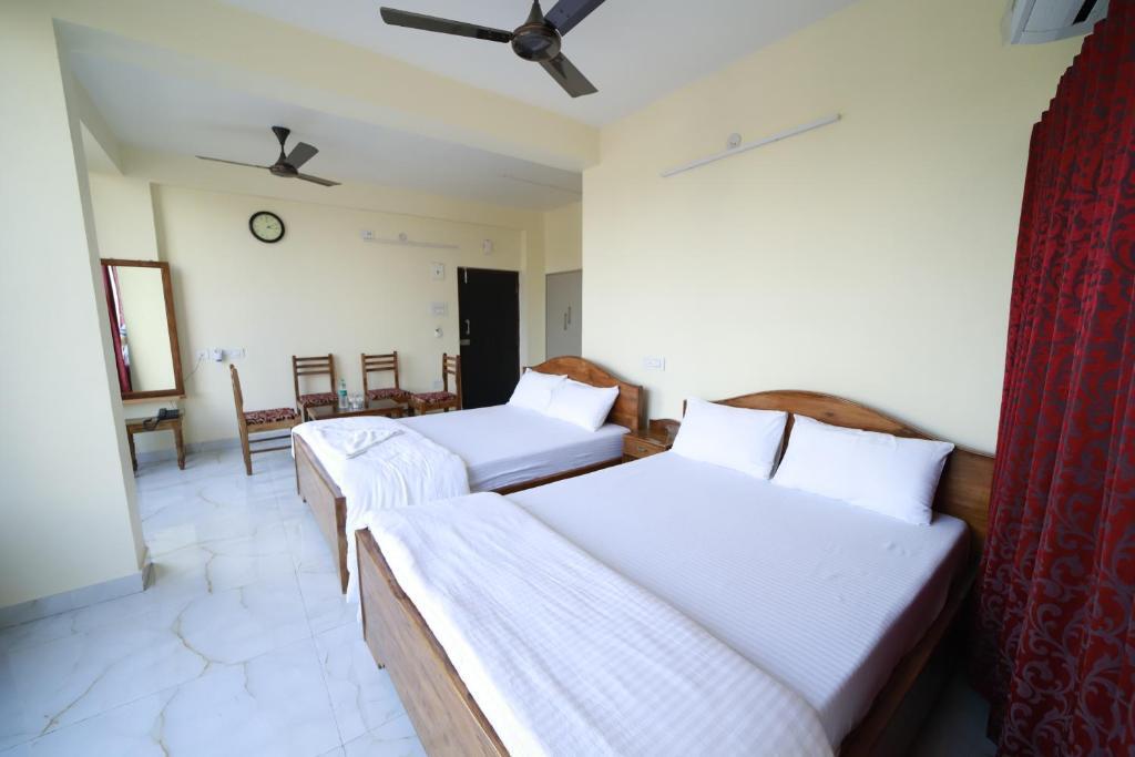 Барасат: Rishika AC Banquet And Guest House