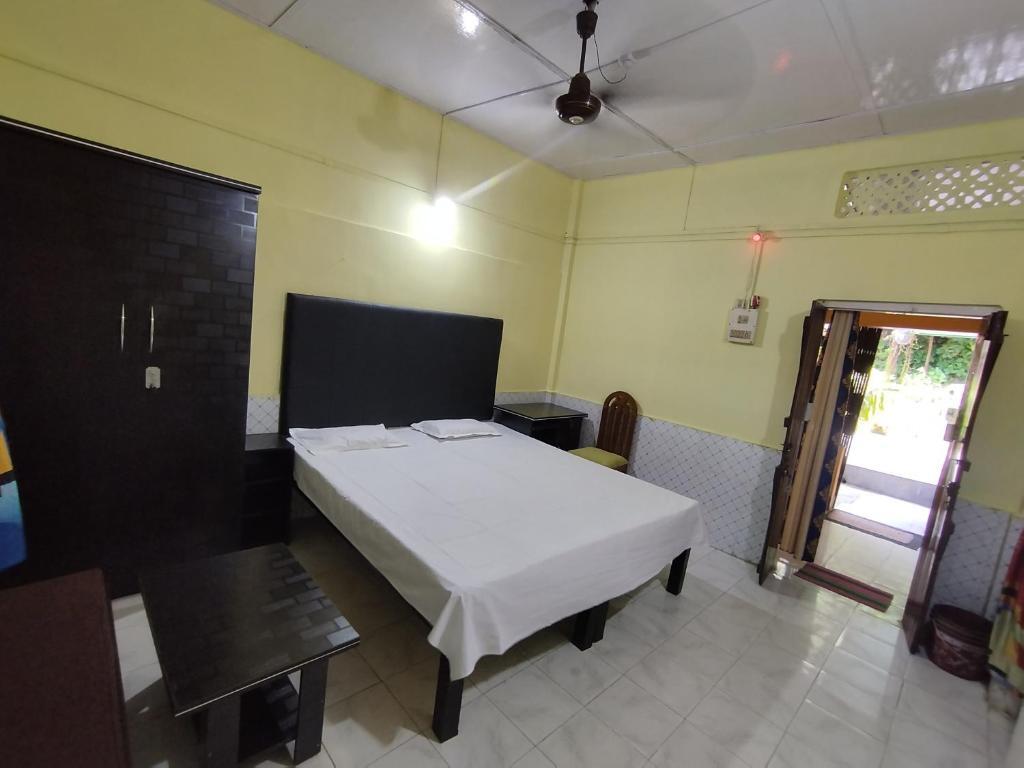 Гувахати: A FAMILY Guest House In KAMAKHYA