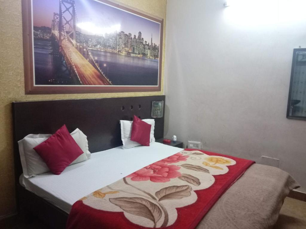Нью-Дели: Yash Guest House 01 Minute Walk in Nizamuddin Railway Station