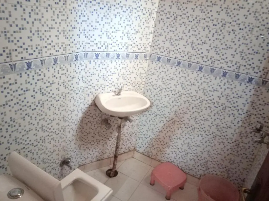 Нью-Дели: Yash Guest House 01 Minute Walk in Nizamuddin Railway Station