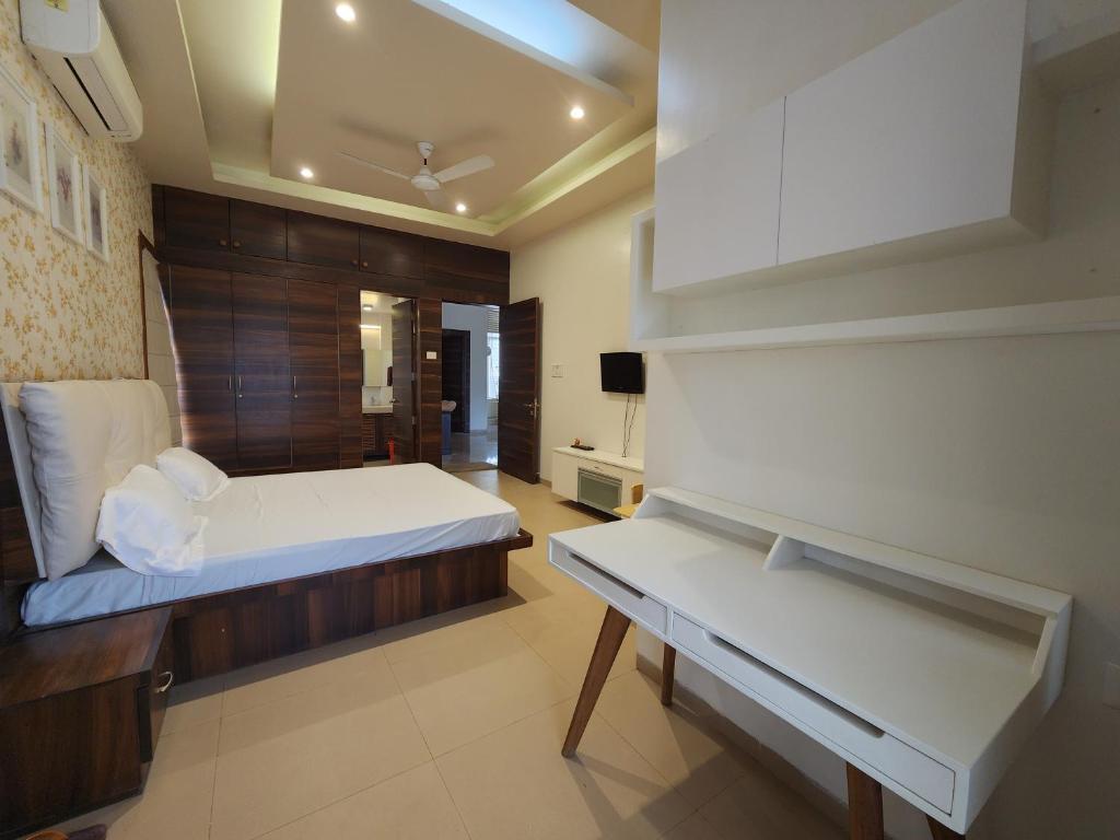Пуна: House 40 - Strictly Parties And Noise Not Allowed, Read House Manual Before Booking
