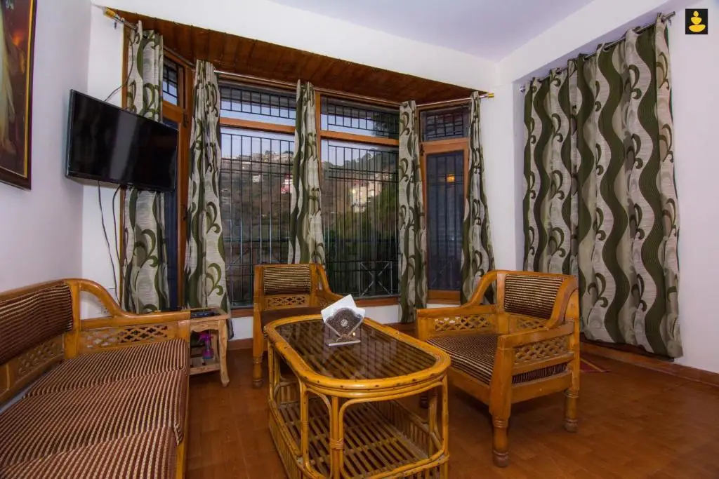 Казаули: LivingStone 2BHK Cozy Homestay in Kasauli Hills