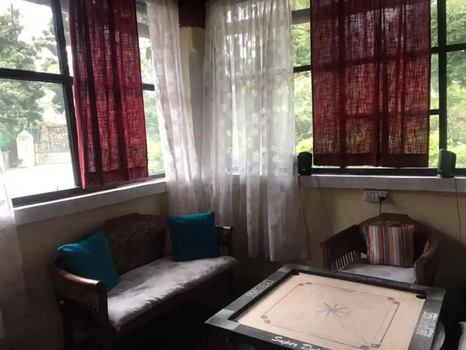 Массури: Room in a British Era Bungalow