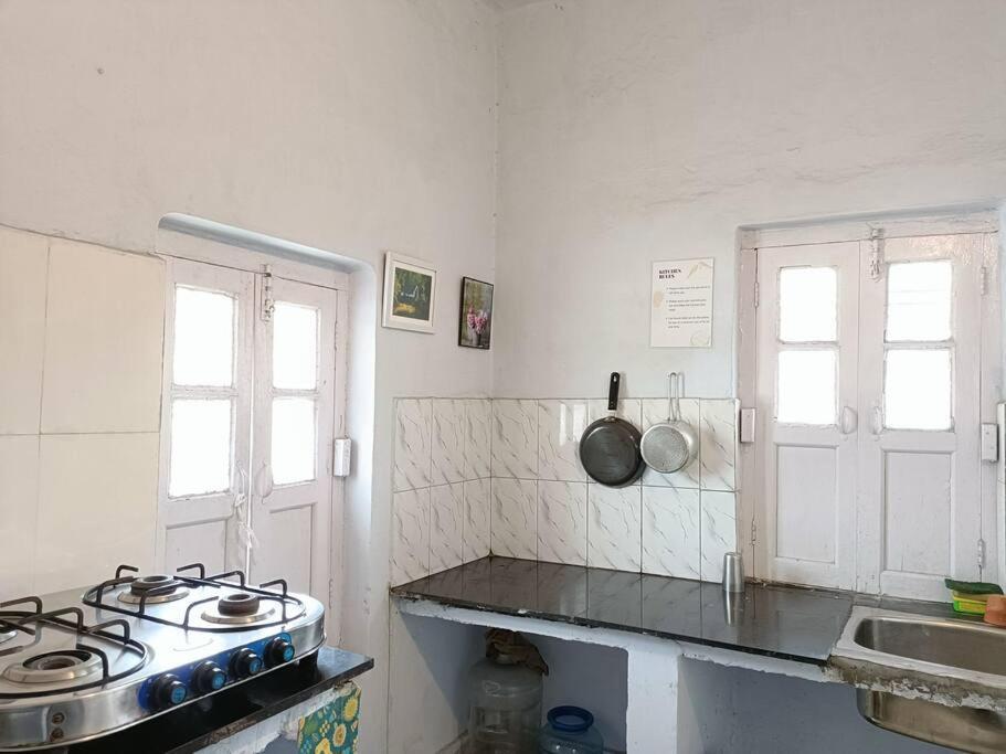 Дехрадун: Independent House - 3BHK