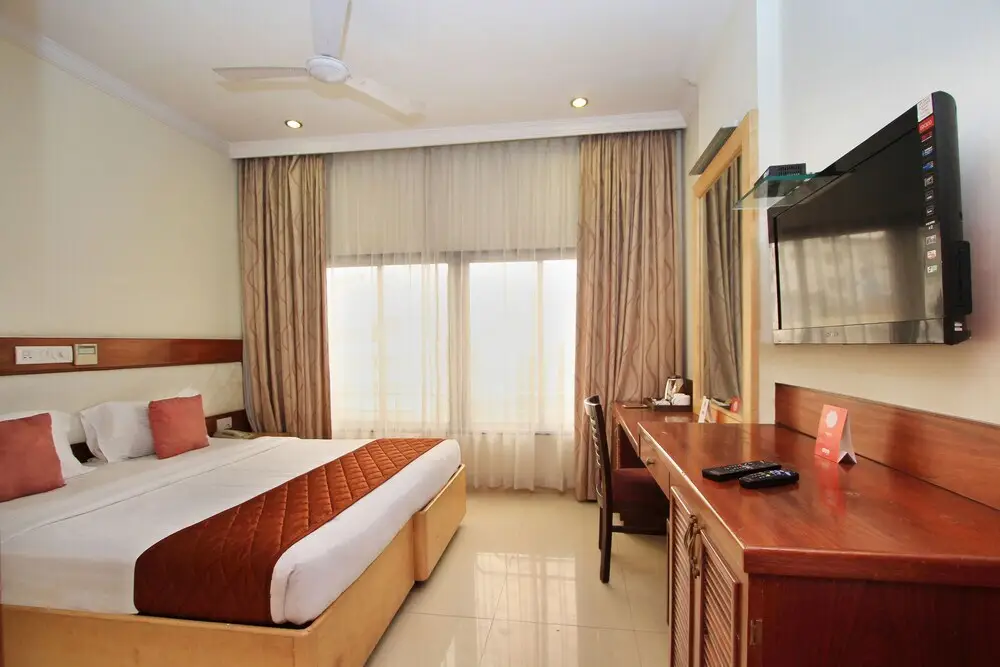 Бангалор: OYO 7361 Meenal Hotel