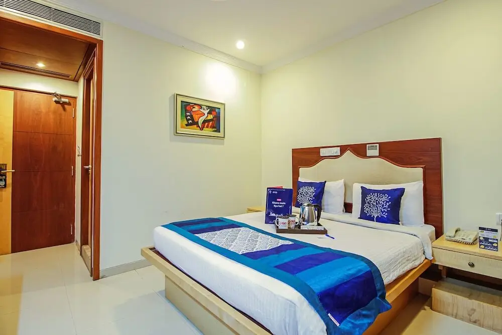 Бангалор: OYO 7361 Meenal Hotel