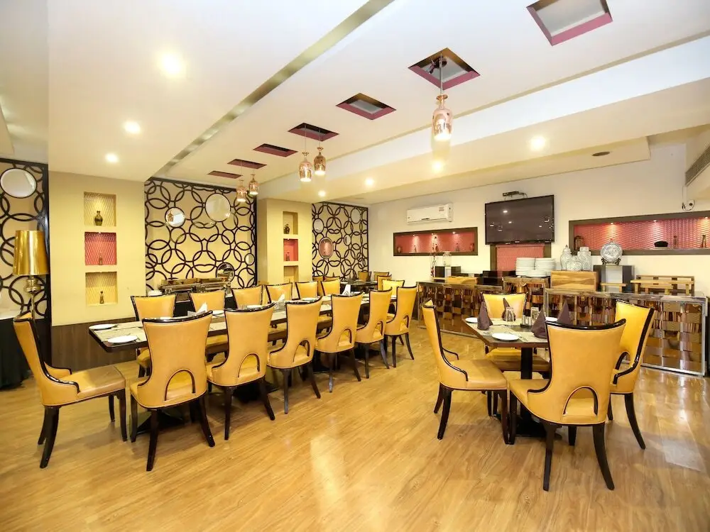 Джаландхар: OYO Premium Nakodar Road Near Lovely Sweets Jalandhar