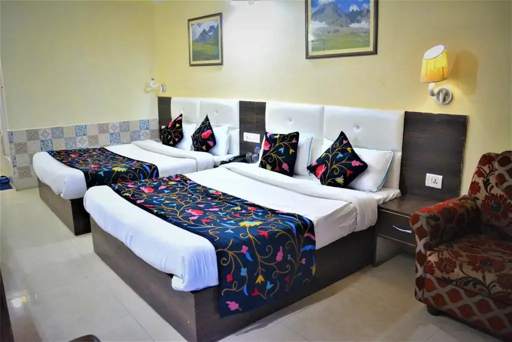 Шринагар: OYO 4529 Hotel Star of Kashmir