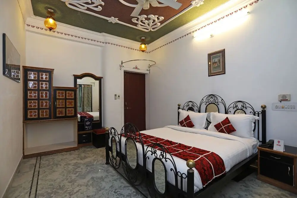 Удаипур: OYO 3942 Hotel Baba Palace
