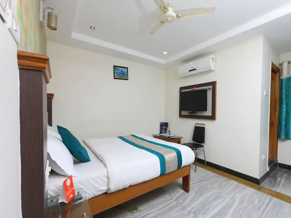 Тирупати: OYO 7366 GPR Inn