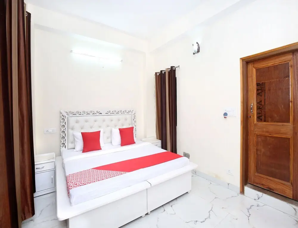 Солан: OYO 12267 Home 3BHK Barog View
