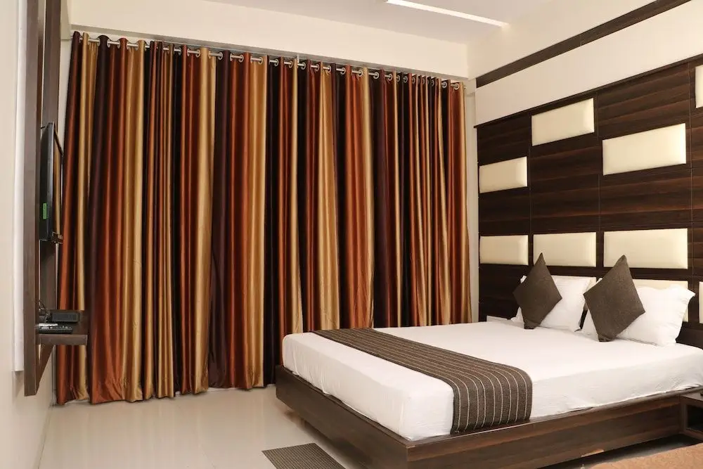 Тхане: Hotel Grand Residency