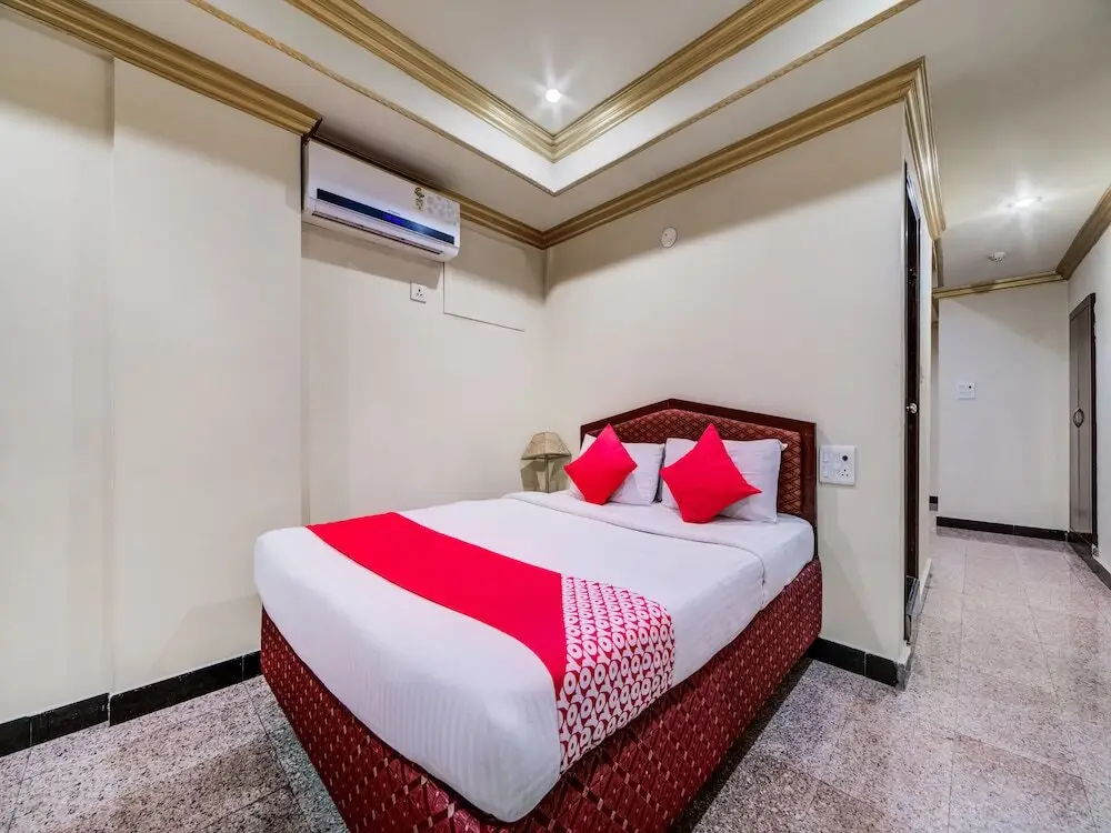Хидерабад: OYO 29230 Ik London Residency