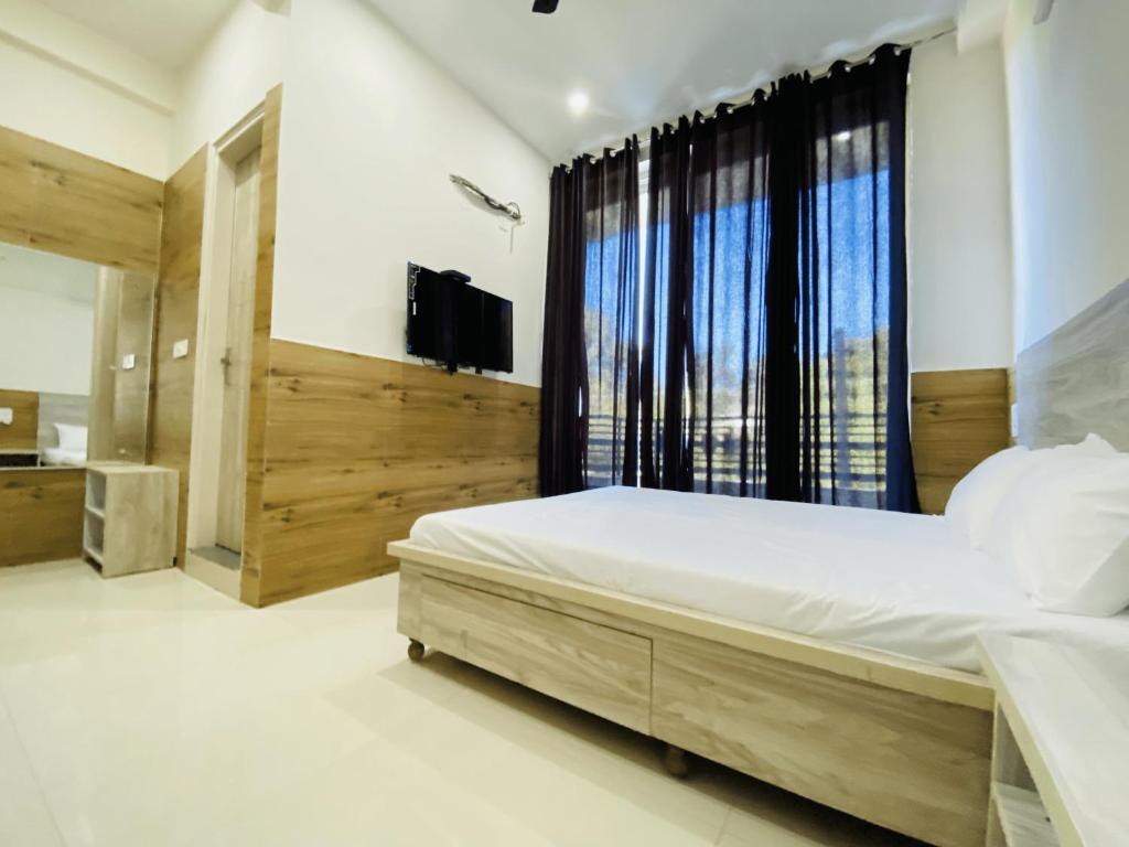 Кангра: Luxury Low Cost Rooms Dharamsala Lift Wifi 5G
