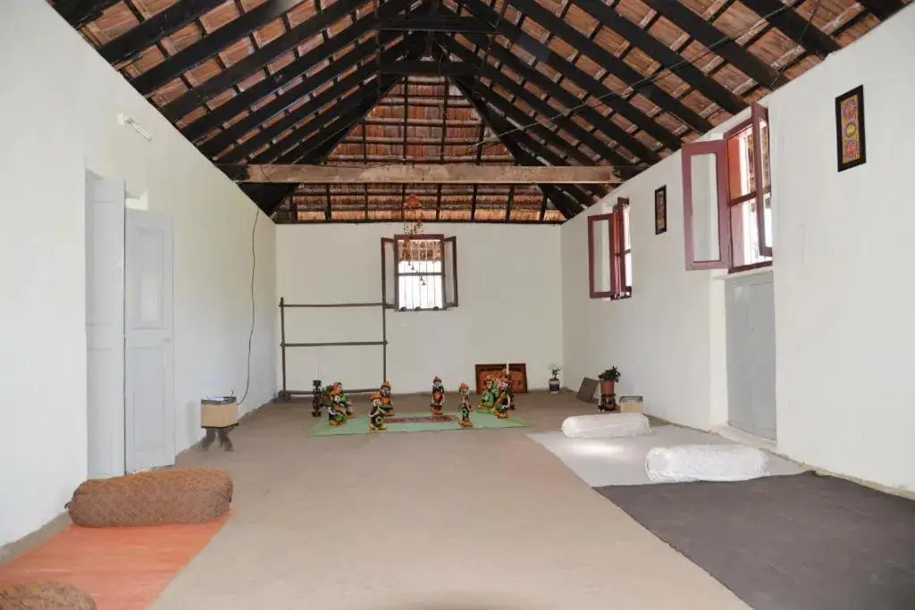 Sardar Bahadur's Heritage Bungalow Estate Stay — фото 1