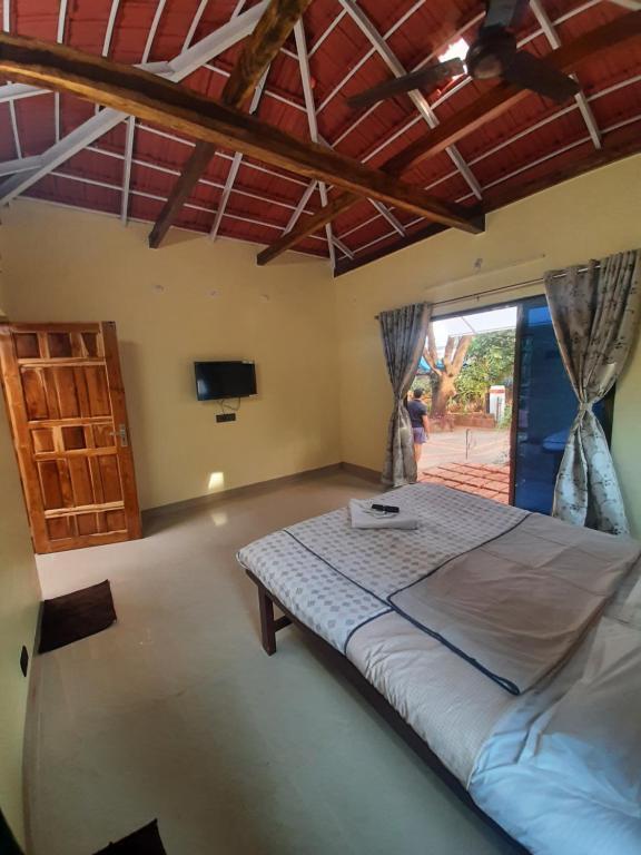 Triskelion - Bed and Breakfast, Family home stay by Joshi Brothers — фото 1