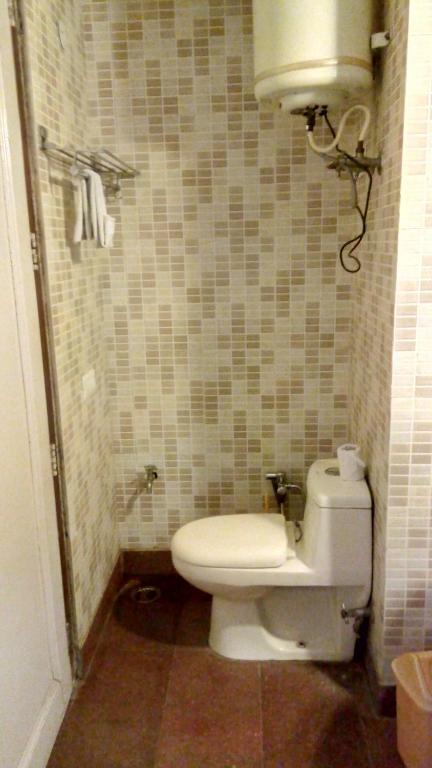 Нью-Дели: Woodpecker 2BHK Service Apartment Hauz Khas ,Delhi