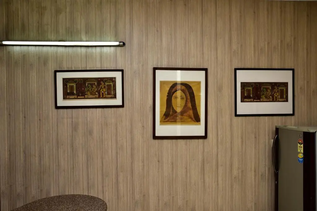 Нью-Дели: Woodpecker 2BHK Service Apartment Hauz Khas ,Delhi