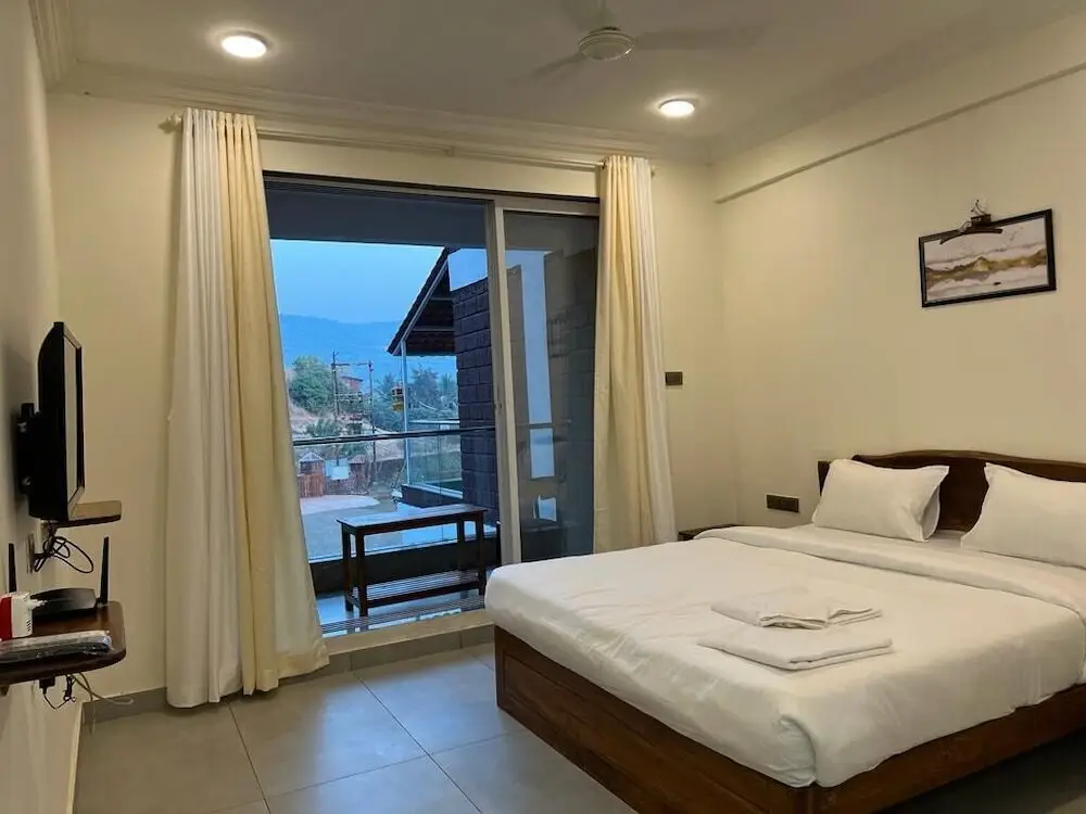 Даполи: Coastal Bay Beach Resort