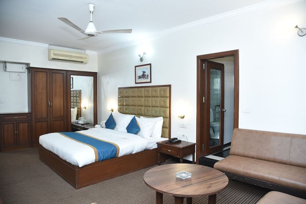 Пуна: BelAir Suites Pune