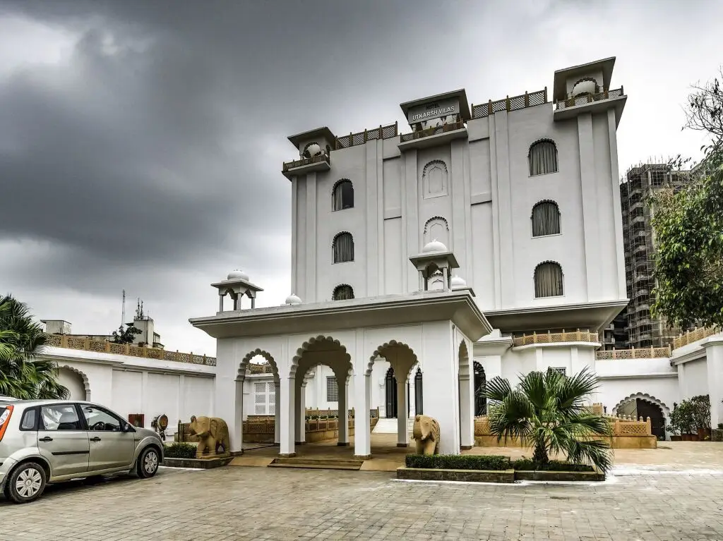 Utkarsh Vilas Tavisha — фото 1